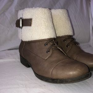 WOMENS WINTER BOOTS